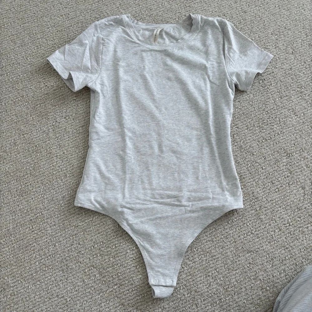 Aritzia Soft Contour Short Sleeve Bodysuit - Picture 1 of 6